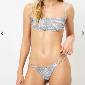 Frankies bikinis kailyn top in python